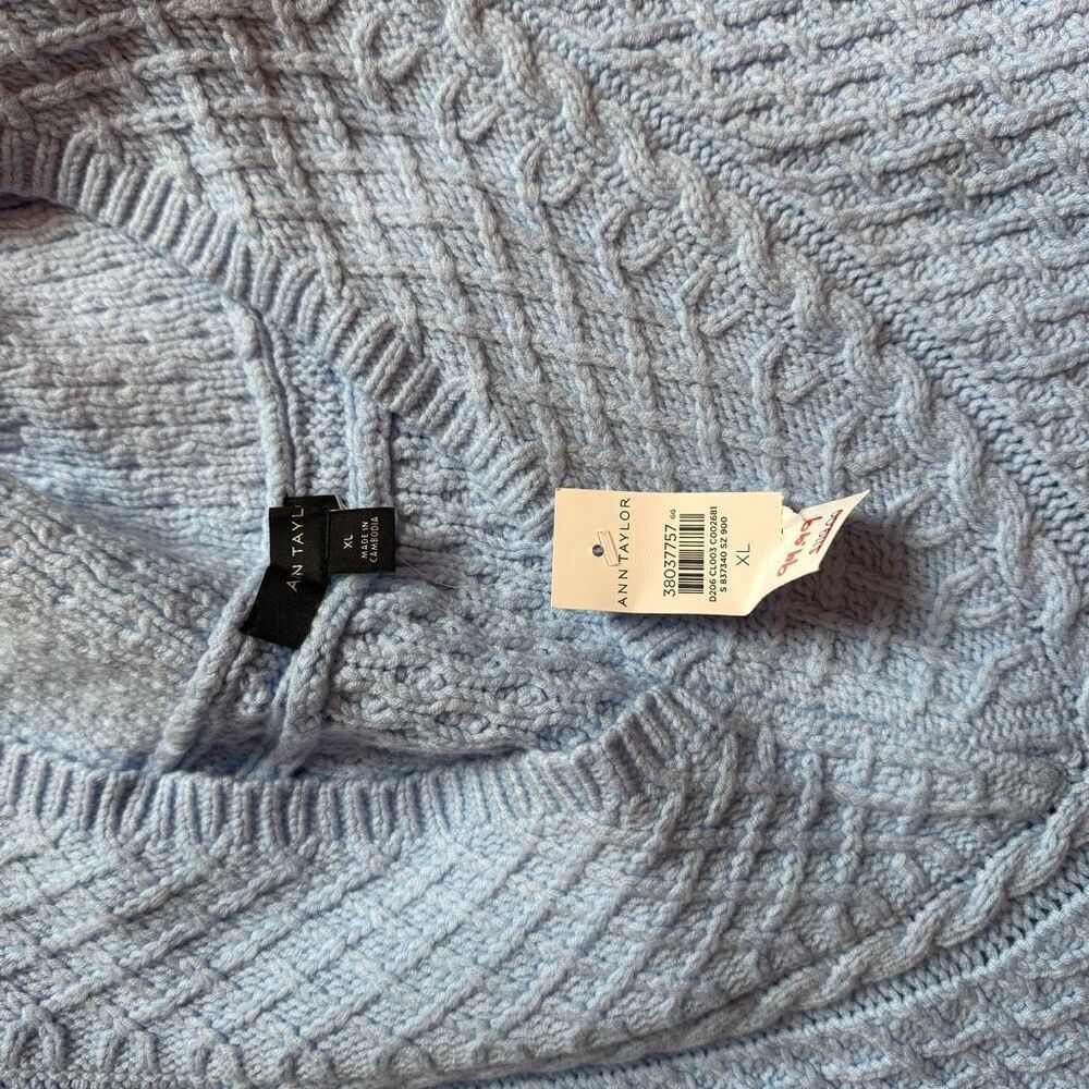 $98 Ann Taylor NWT Geo Stitch Blue V-Neck Sweater Size M size XL m11 - Picture 3 of 4